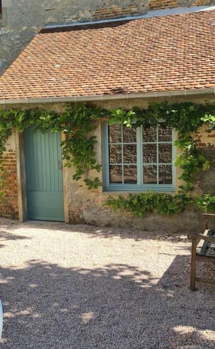 Gite L'Annexe Du Prieure Besson Bagian luar foto